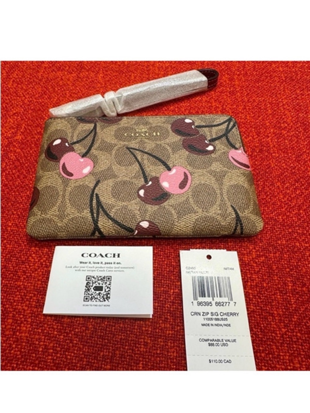 ❤️❤️❤️Coach Cherry wristlet NWT CZ450❤️❤️❤️